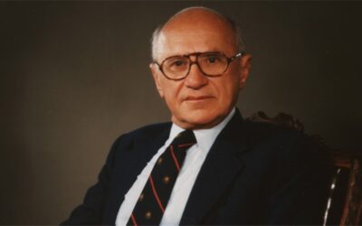 Milton Friedman Tells Phil Donahue Why Socialism Fails
